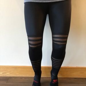 Beyond Yoga Mesh to Impress Midi legging